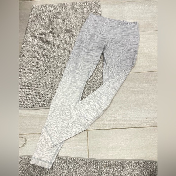 Lululemon wunder under size 8 ombré grey white leggings high rise 28” - Picture 4 of 8